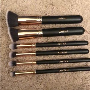 Makeup brushes